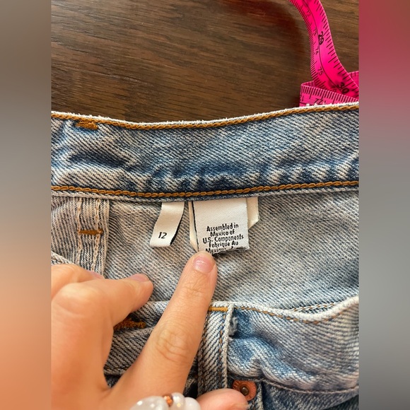 Vintage Calvin Klein Light Wash Denim Shorts Cuffed - Picture 5 of 5